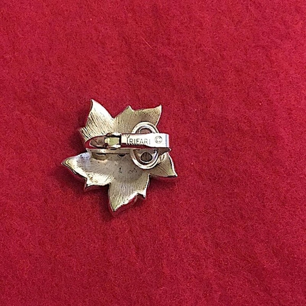 Trifari Silver Swirl Flower Silver Tone Earrings Vintage Clip - Picture 5 of 8